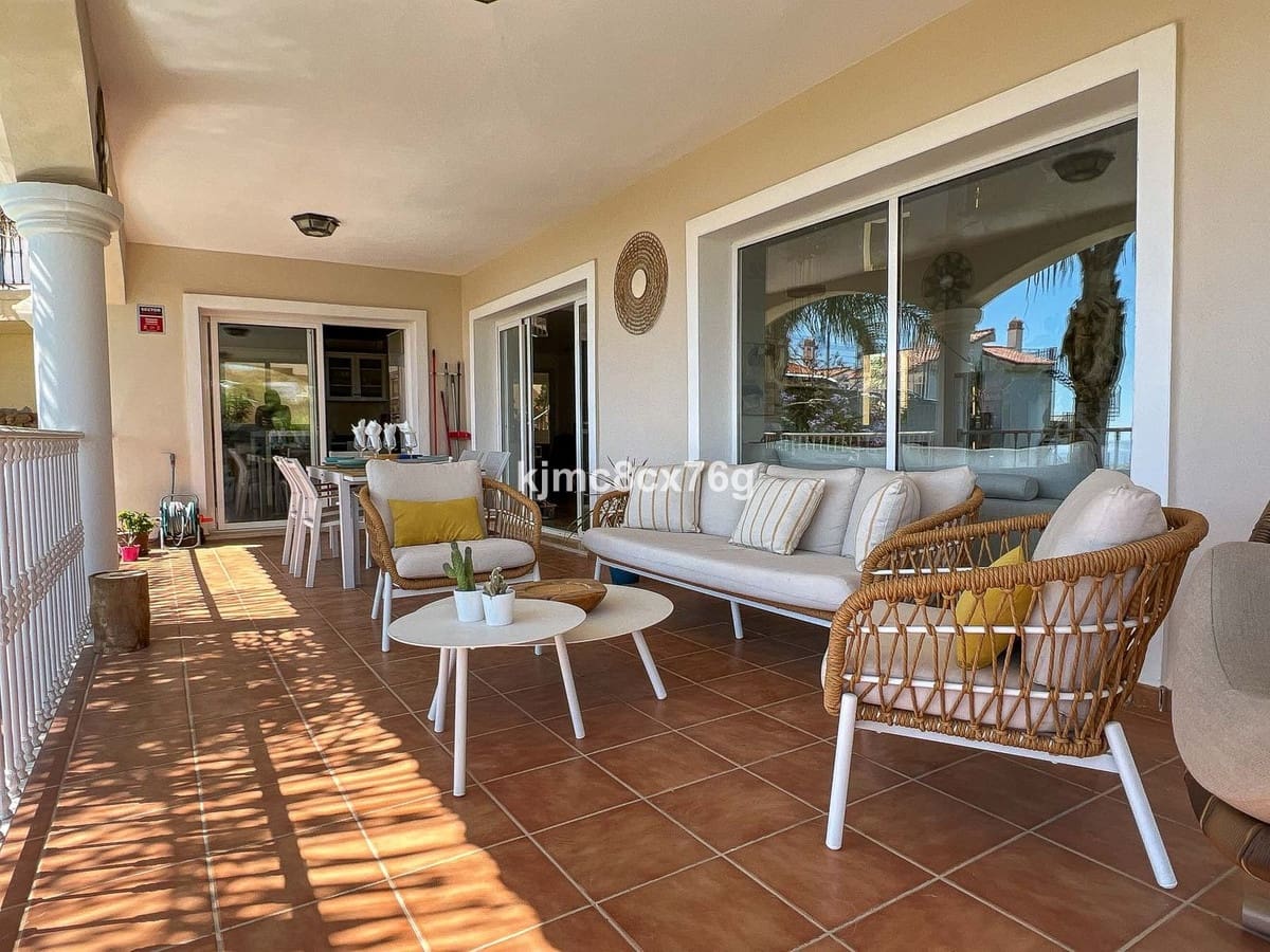 6 soverom Villa til salgs i Riviera del Sol med svømmebasseng - € 1 300 000 (Ref: 9540344)