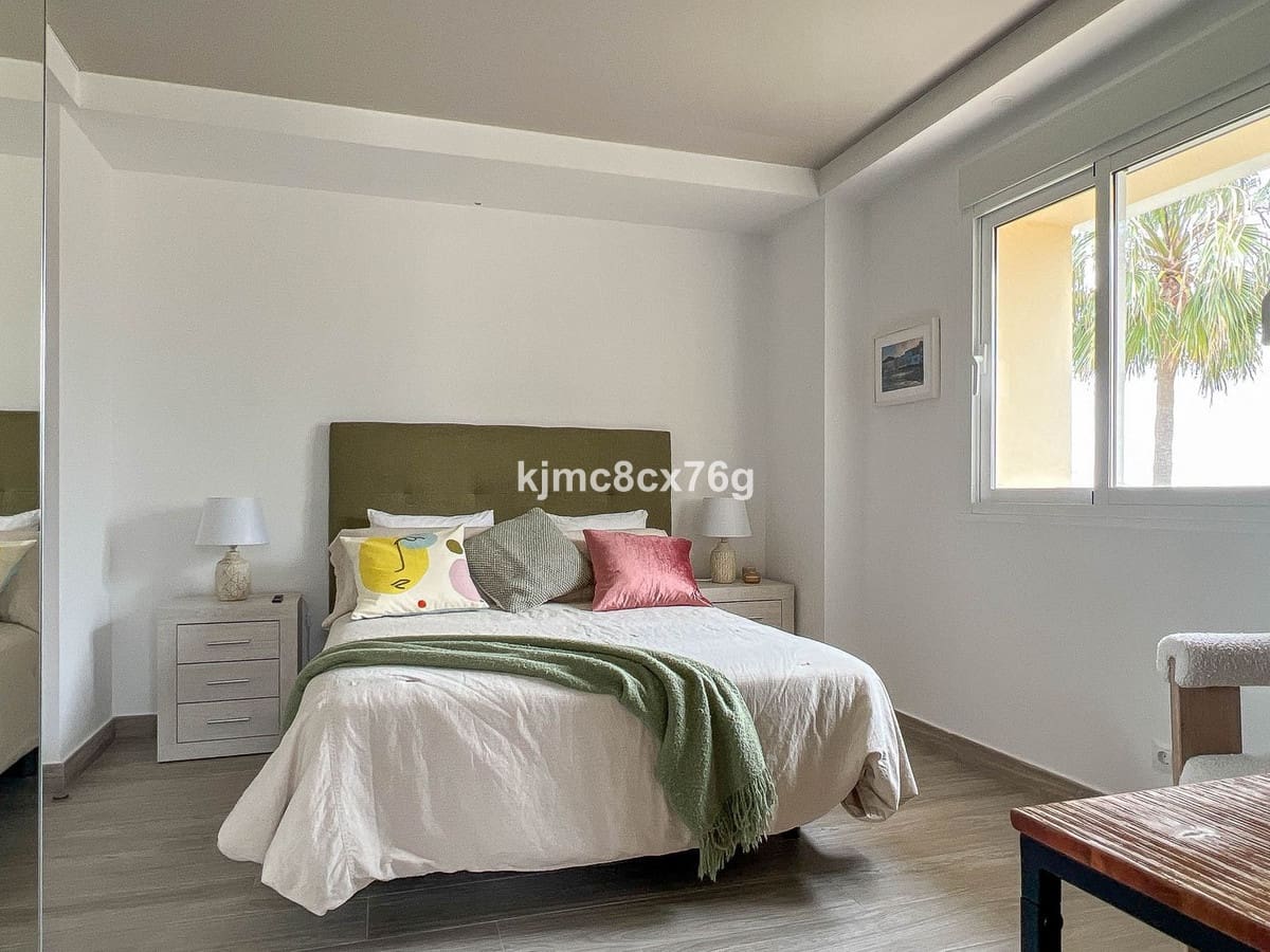 6 soverom Villa til salgs i Riviera del Sol med svømmebasseng - € 1 300 000 (Ref: 9540344)