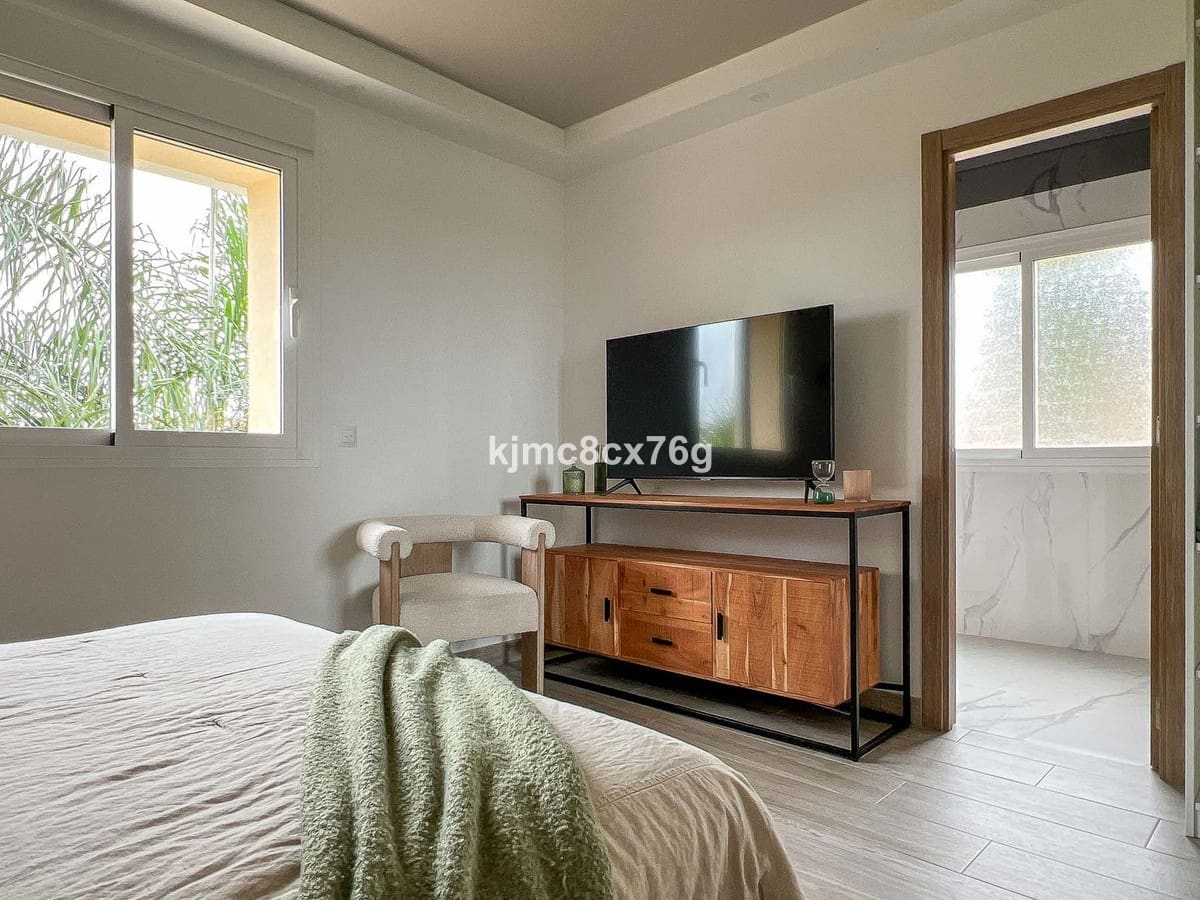 6 soverom Villa til salgs i Riviera del Sol med svømmebasseng - € 1 300 000 (Ref: 9540344)