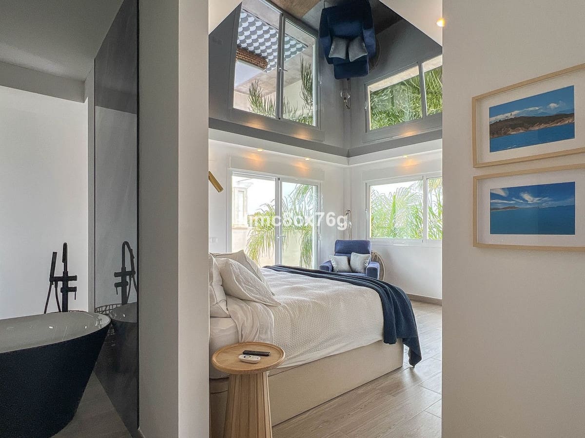 6 soverom Villa til salgs i Riviera del Sol med svømmebasseng - € 1 300 000 (Ref: 9540344)