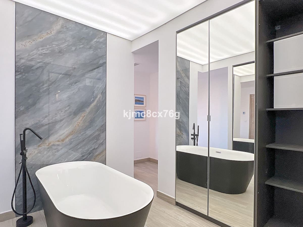 6 soverom Villa til salgs i Riviera del Sol med svømmebasseng - € 1 300 000 (Ref: 9540344)