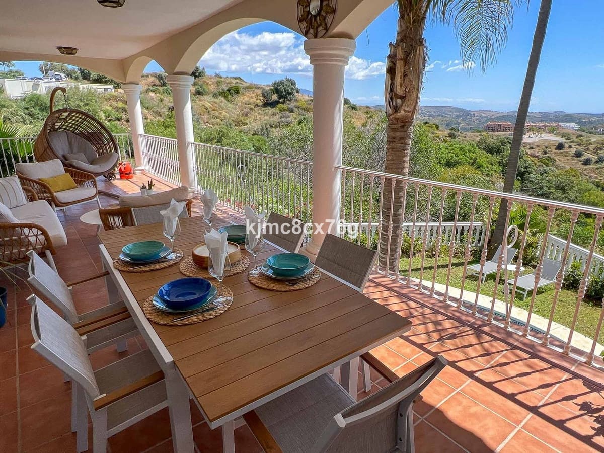 6 soverom Villa til salgs i Riviera del Sol med svømmebasseng - € 1 300 000 (Ref: 9540344)