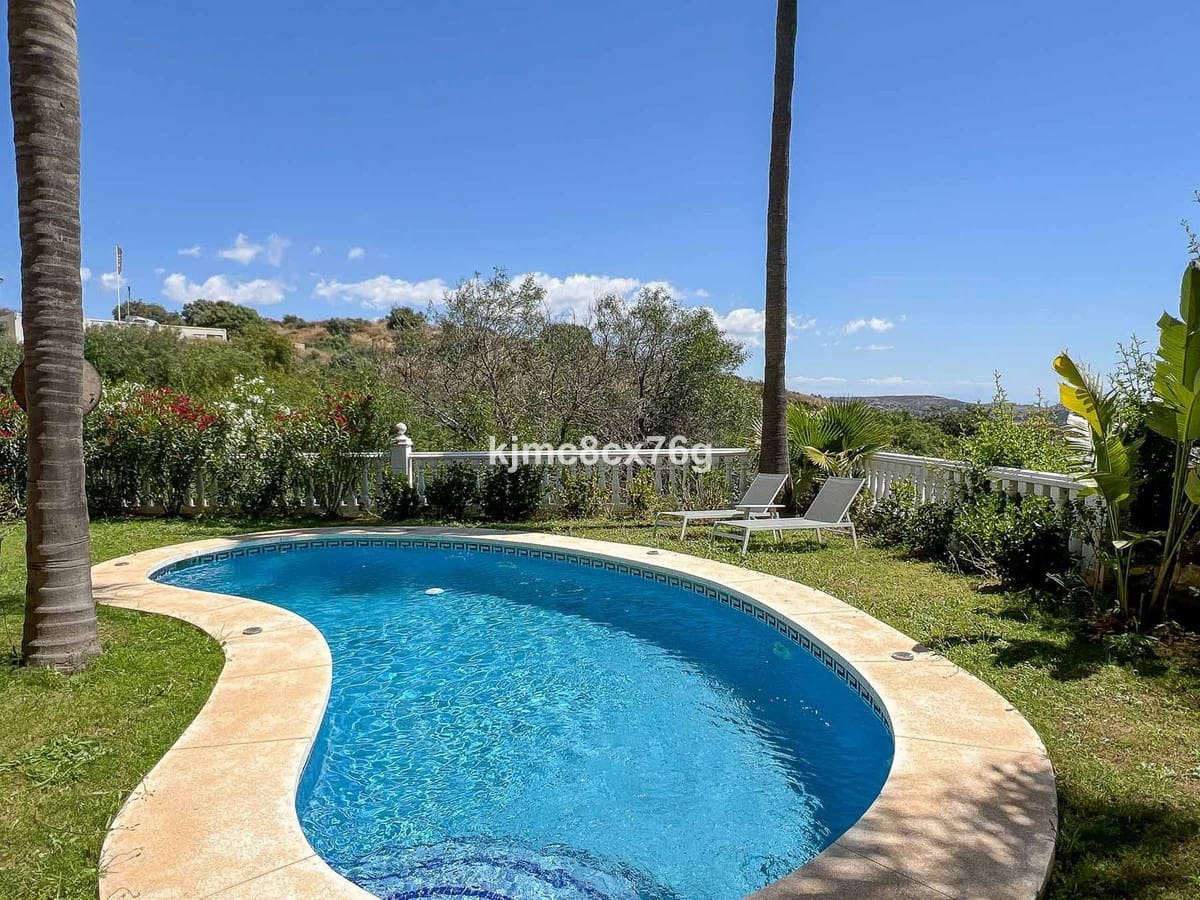 6 soverom Villa til salgs i Riviera del Sol med svømmebasseng - € 1 300 000 (Ref: 9540344)