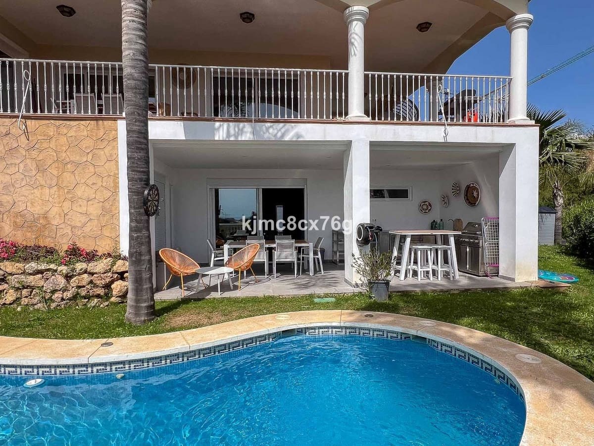 6 soverom Villa til salgs i Riviera del Sol med svømmebasseng - € 1 300 000 (Ref: 9540344)