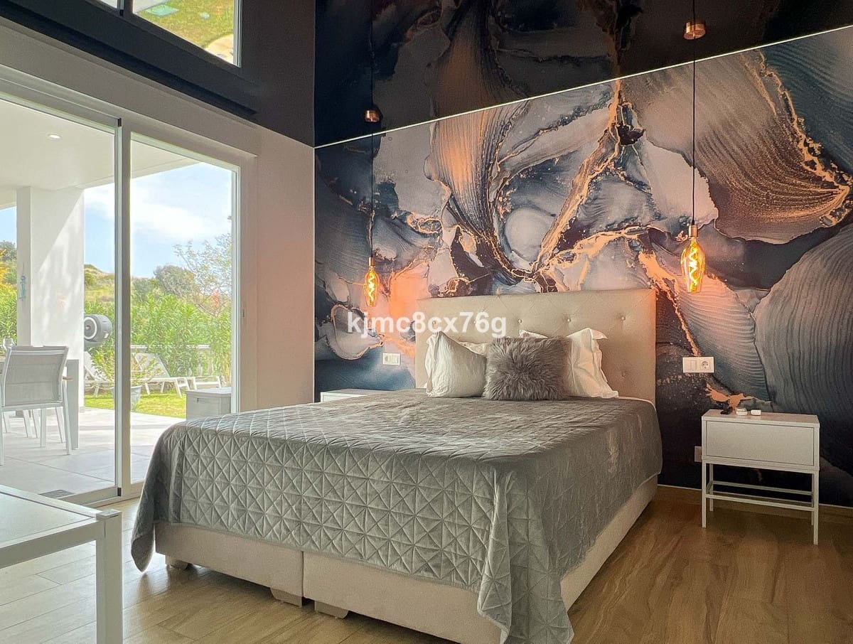 6 soverom Villa til salgs i Riviera del Sol med svømmebasseng - € 1 300 000 (Ref: 9540344)