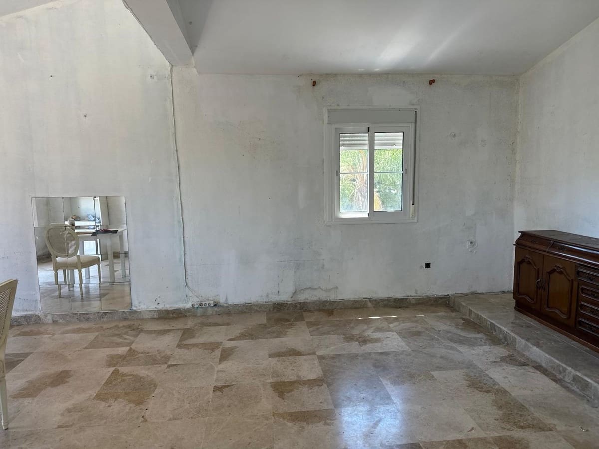 7 soveværelse Villa til salg i Nueva Andalucia med swimmingpool - € 1.300.000 (Ref: 9540345)