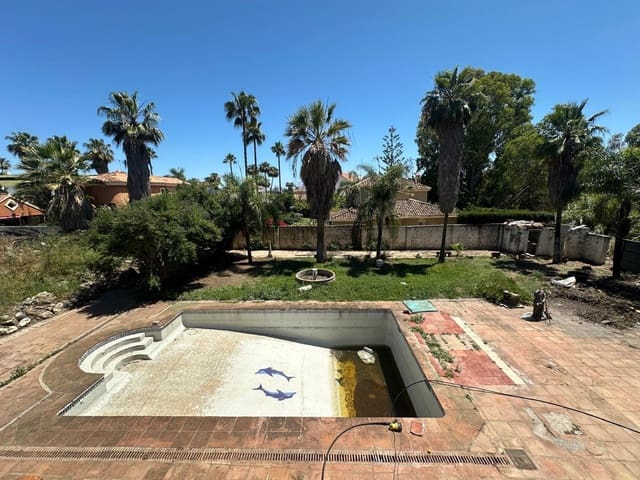 7 soveværelse Villa til salg i La Dama de Noche - La Alzambra, Marbella med swimmingpool - € 1.300.000 (Ref: 9540345)