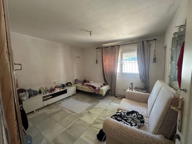 7 soveværelse Villa til salg i La Dama de Noche - La Alzambra, Marbella med swimmingpool - € 1.300.000 (Ref: 9540345)