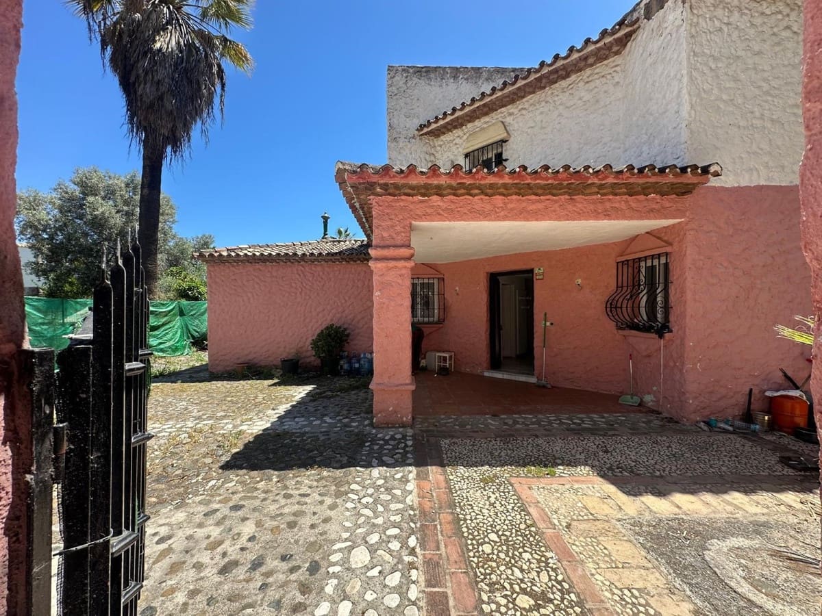 7 soveværelse Villa til salg i Nueva Andalucia med swimmingpool - € 1.300.000 (Ref: 9540345)