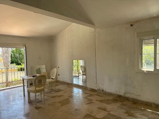 7 soveværelse Villa til salg i La Dama de Noche - La Alzambra, Marbella med swimmingpool - € 1.300.000 (Ref: 9540345)