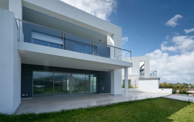 4 soverom Kjedet enebolig til salgs i San Pedro de Alcántara Pueblo, Marbella med svømmebasseng garasje - € 1 300 000 (Ref: 9540346)