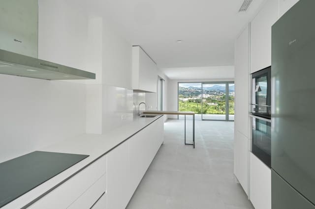 4 soverom Kjedet enebolig til salgs i San Pedro de Alcántara Pueblo, Marbella med svømmebasseng garasje - € 1 300 000 (Ref: 9540346)