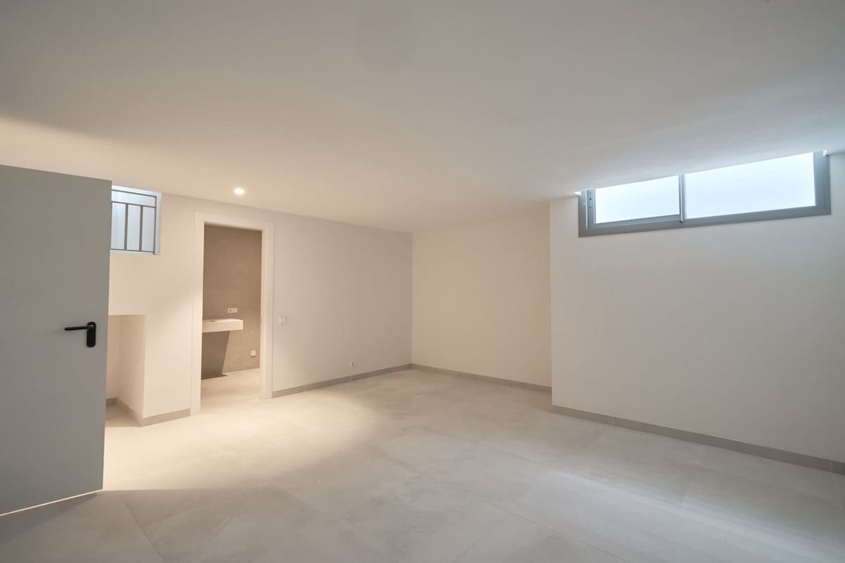 4 soverom Kjedet enebolig til salgs i San Pedro de Alcantara med svømmebasseng garasje - € 1 300 000 (Ref: 9540346)