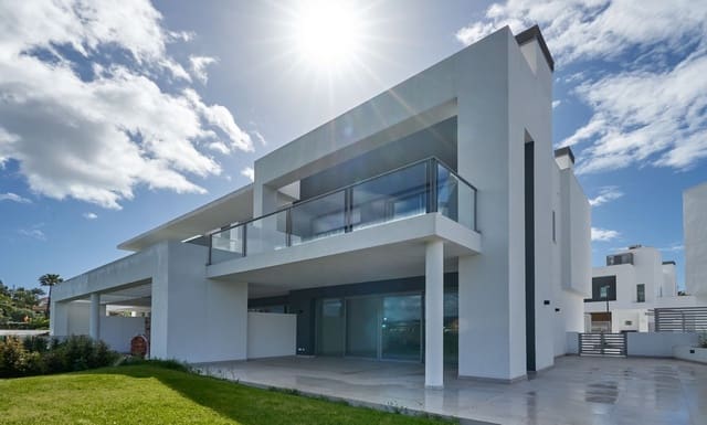 4 camera da letto Villetta Bifamiliare in vendita in San Pedro de Alcántara Pueblo, Marbella con piscina garage - 1.150.000 € (Rif: 9540346)