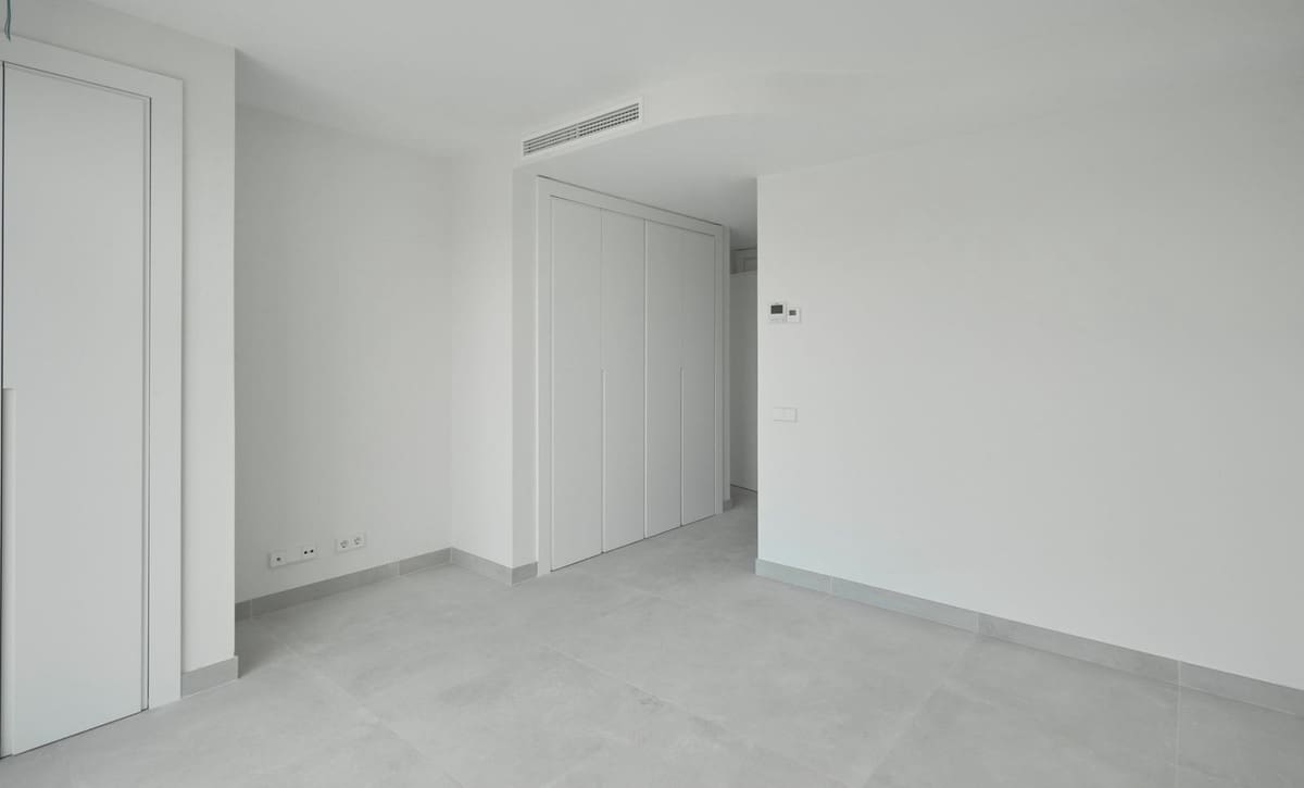 4 bedroom Semi-detached Villa for sale in San Pedro de Alcantara with pool garage - € 1,150,000 (Ref: 9540346)