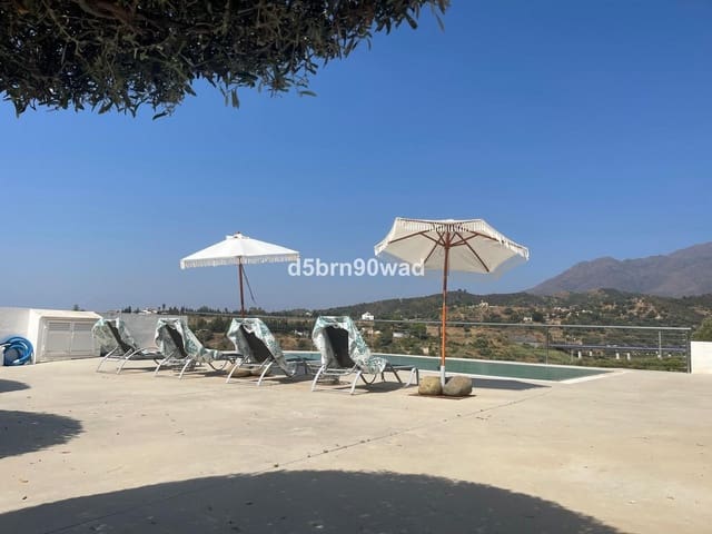 4 soveværelse Villa til salg i Centro, Estepona med swimmingpool garage - € 1.310.000 (Ref: 9540348)