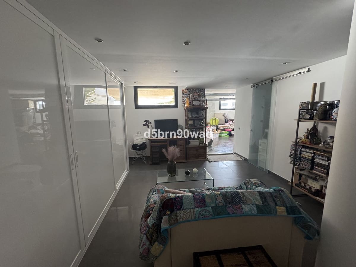 4 soveværelse Villa til salg i Estepona med swimmingpool garage - € 1.310.000 (Ref: 9540348)