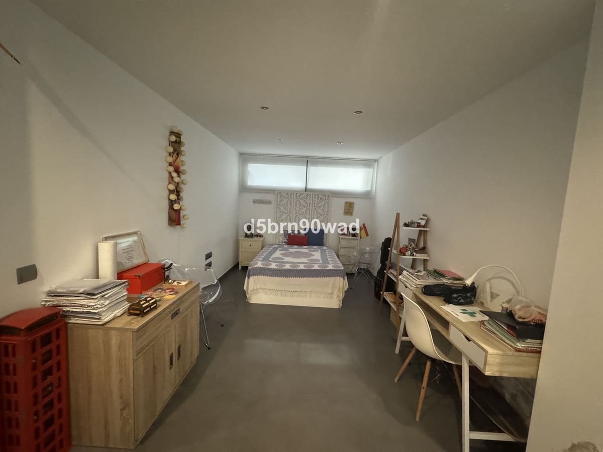 4 soveværelse Villa til salg i Estepona med swimmingpool garage - € 1.310.000 (Ref: 9540348)