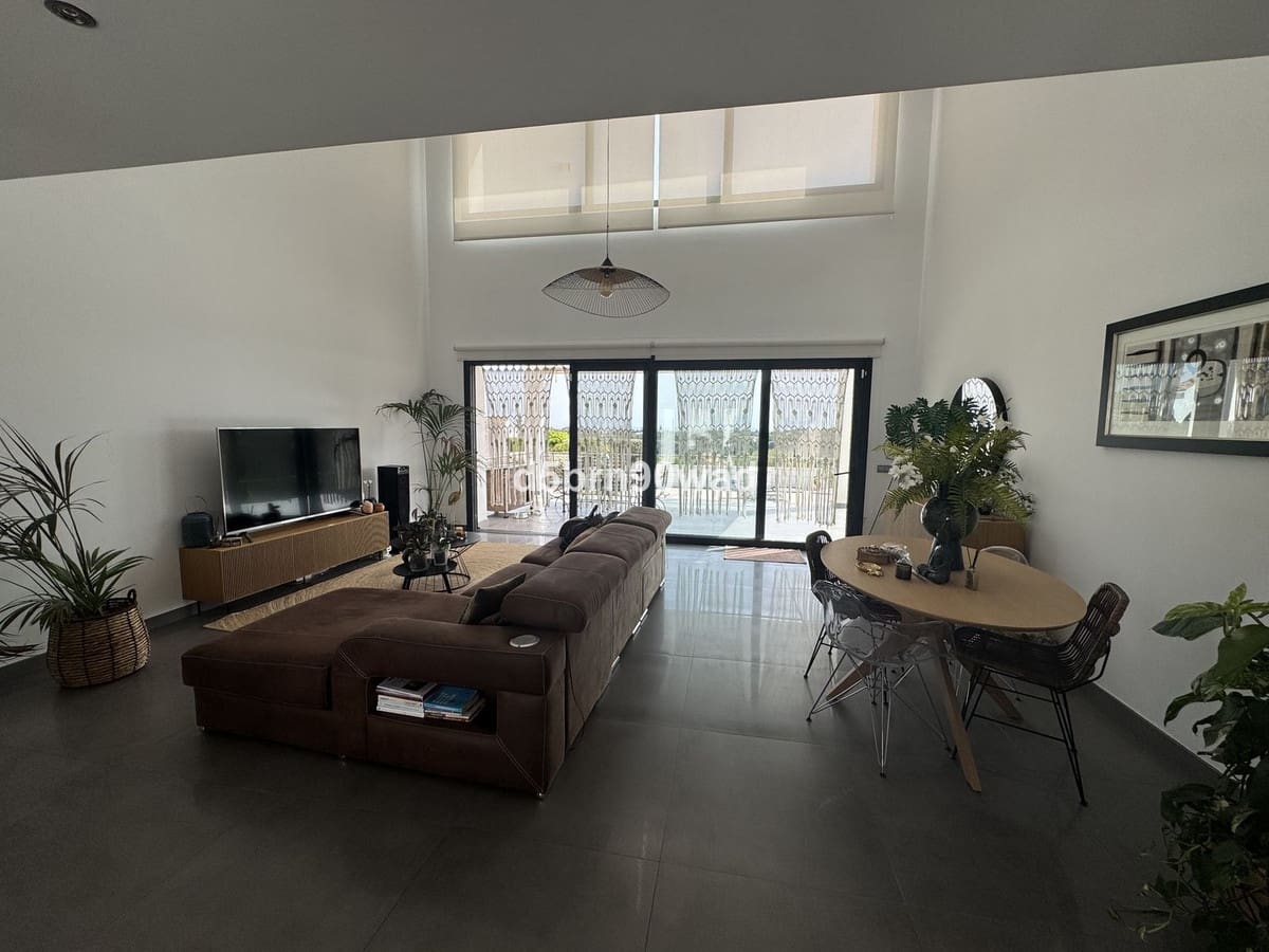 4 soveværelse Villa til salg i Estepona med swimmingpool garage - € 1.310.000 (Ref: 9540348)