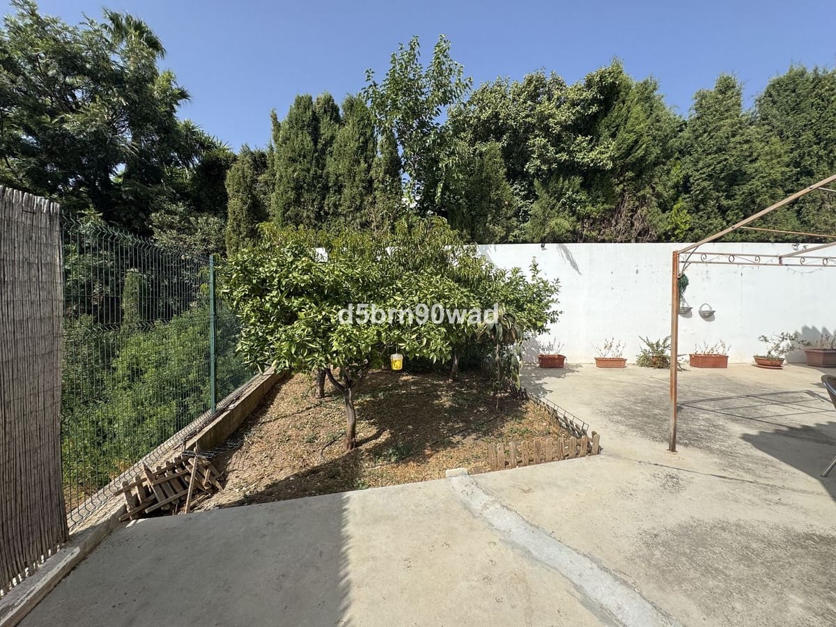 4 soveværelse Villa til salg i Estepona med swimmingpool garage - € 1.310.000 (Ref: 9540348)
