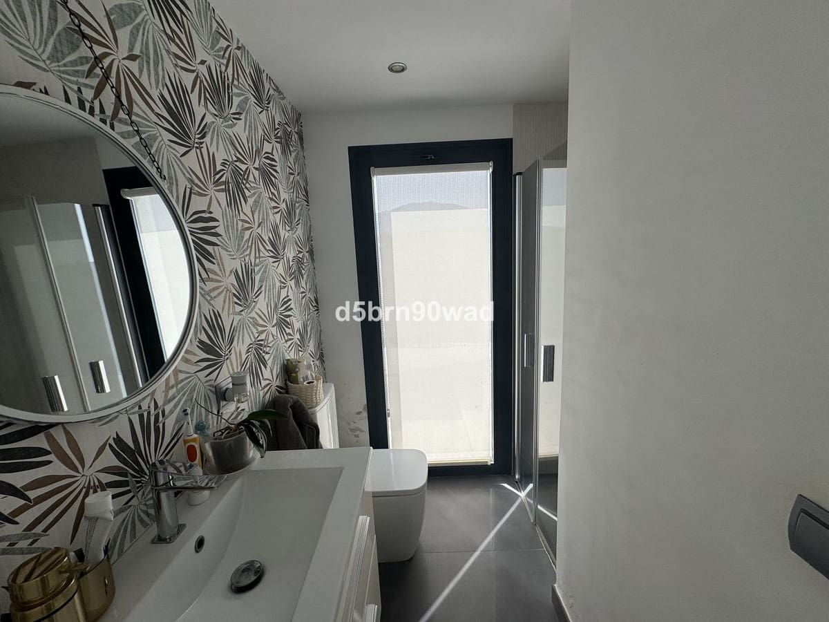 4 soveværelse Villa til salg i Estepona med swimmingpool garage - € 1.310.000 (Ref: 9540348)