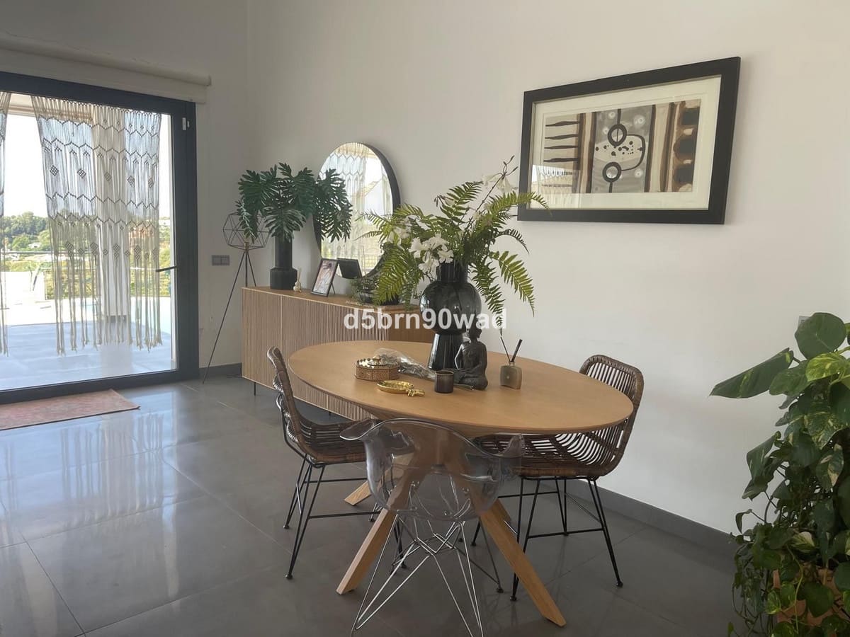 4 soveværelse Villa til salg i Estepona med swimmingpool garage - € 1.310.000 (Ref: 9540348)