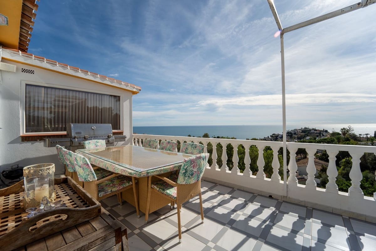 4 soveværelse Villa til salg i Benalmadena Costa med swimmingpool garage - € 1.340.000 (Ref: 9540350)