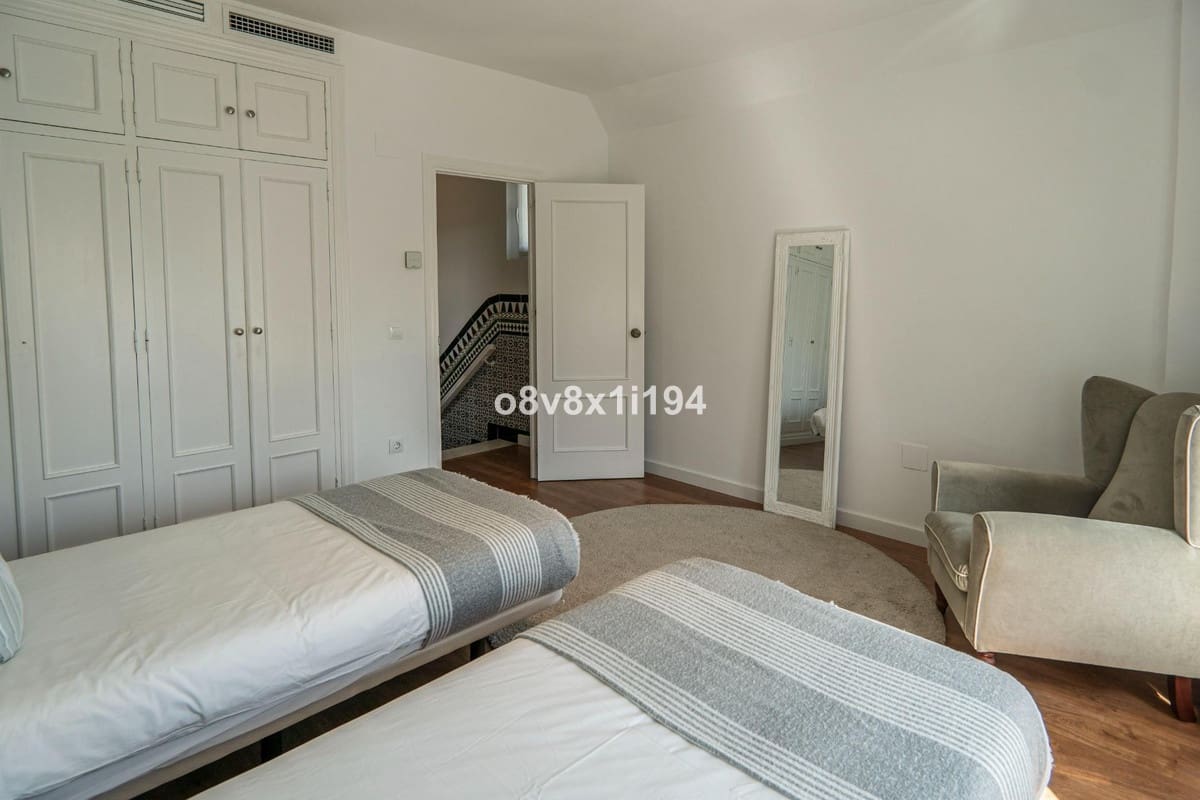 5 bedroom Villa for sale in Malaga city with pool garage - € 1,349,000 (Ref: 9540352)