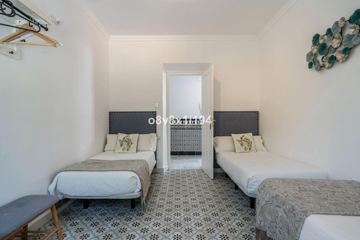 5 bedroom Villa for sale in Malaga city with pool garage - € 1,349,000 (Ref: 9540352)