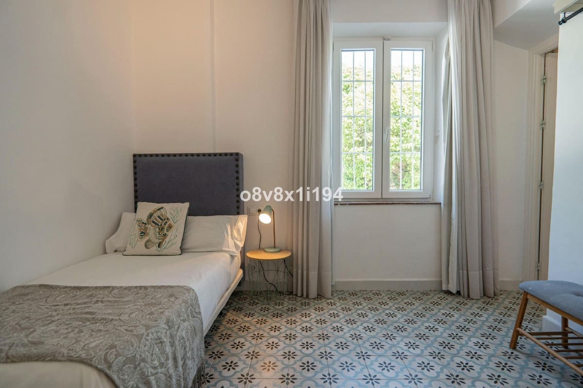 5 bedroom Villa for sale in Malaga city with pool garage - € 1,349,000 (Ref: 9540352)