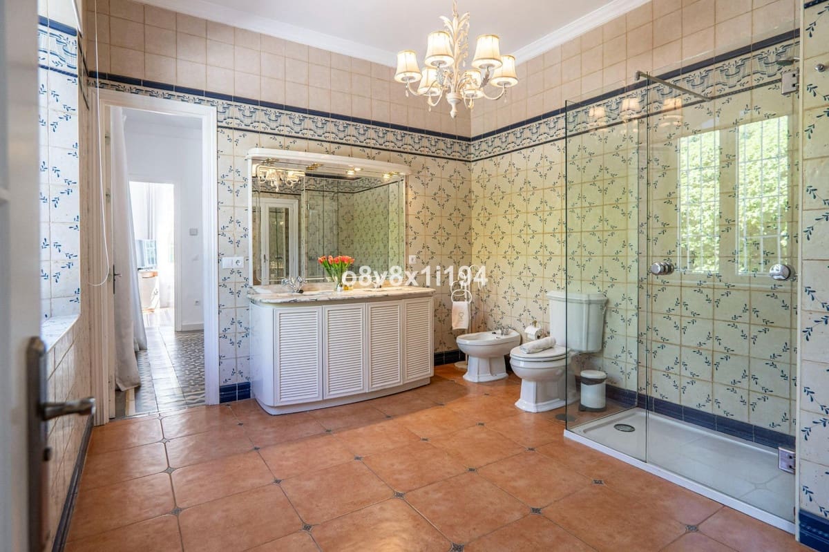 5 bedroom Villa for sale in Malaga city with pool garage - € 1,349,000 (Ref: 9540352)