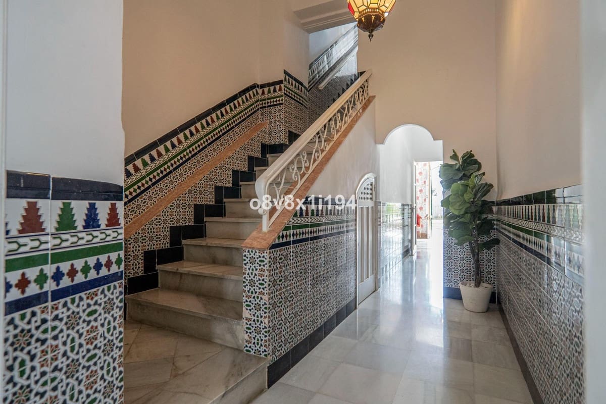 5 bedroom Villa for sale in Malaga city with pool garage - € 1,349,000 (Ref: 9540352)