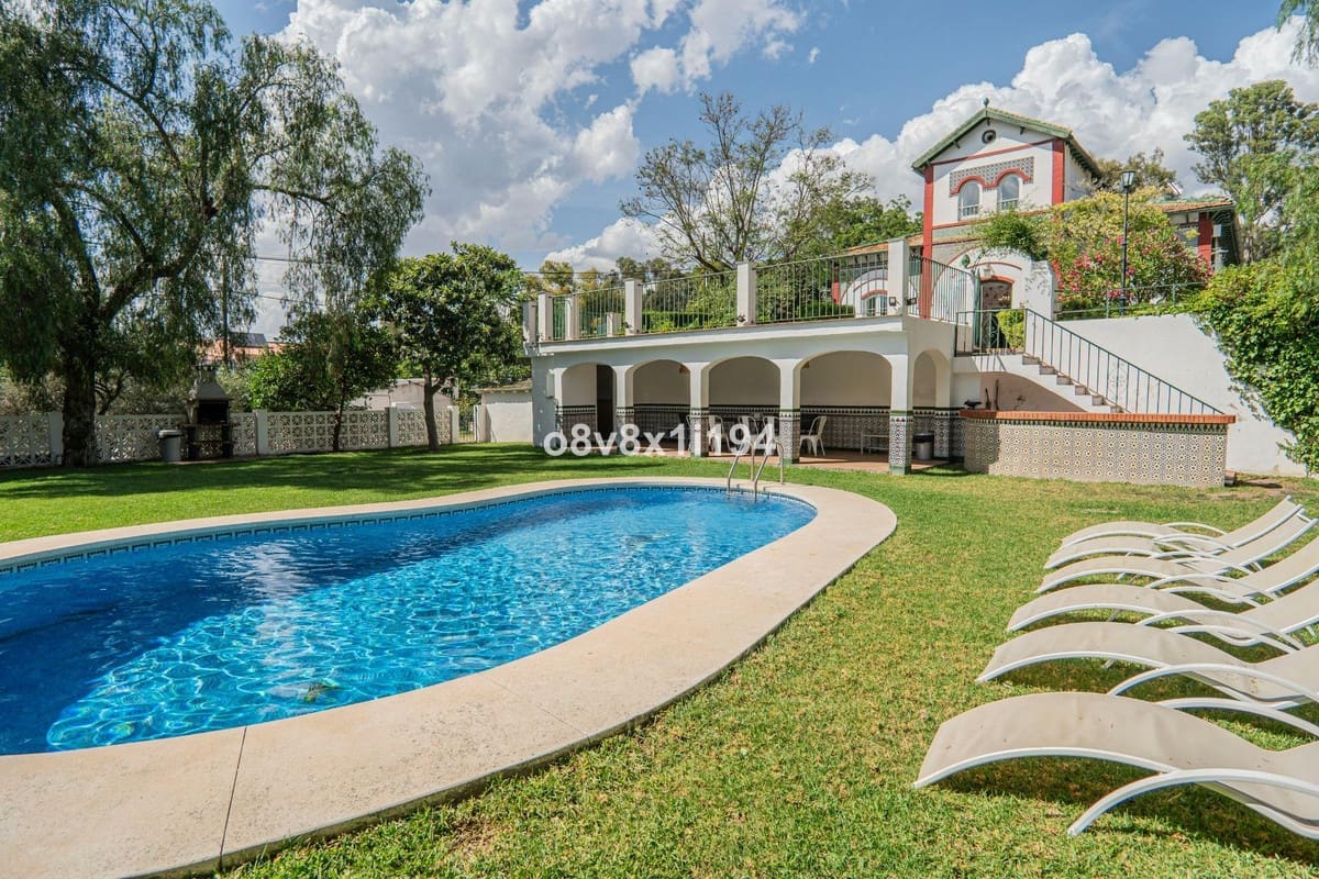 5 bedroom Villa for sale in Malaga city with pool garage - € 1,349,000 (Ref: 9540352)