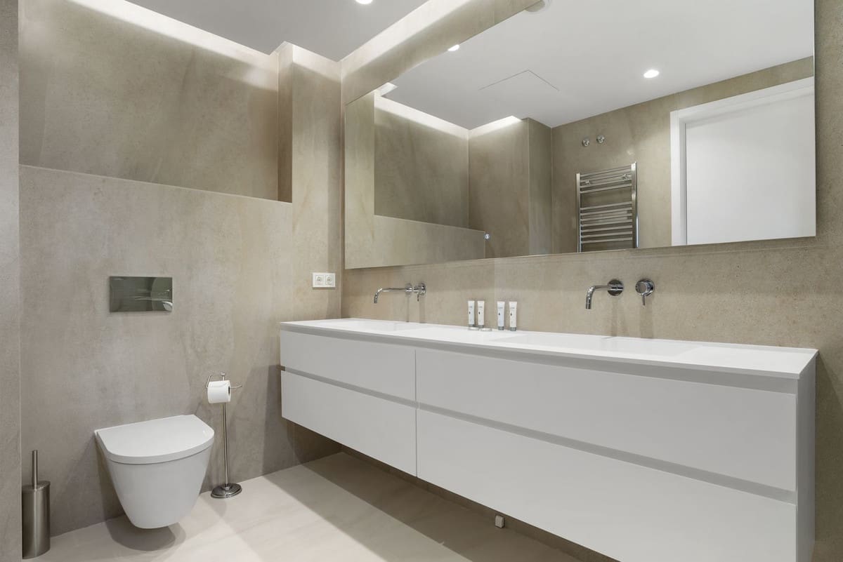 Apartamento de 2 habitaciones en Estepona en venta con piscina - 1.350.000 € (Ref: 9540353)