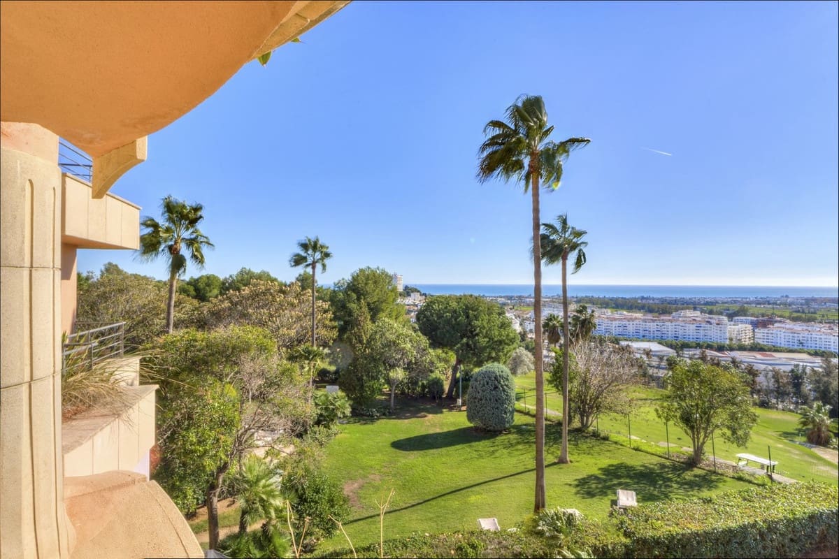 4 soverom Leilighet til salgs i Nueva Andalucia med svømmebasseng garasje - € 1 350 000 (Ref: 9540356)