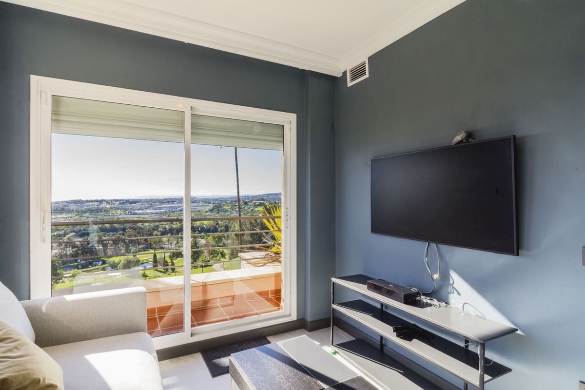 4 soverom Leilighet til salgs i Nueva Andalucia med svømmebasseng garasje - € 1 350 000 (Ref: 9540356)