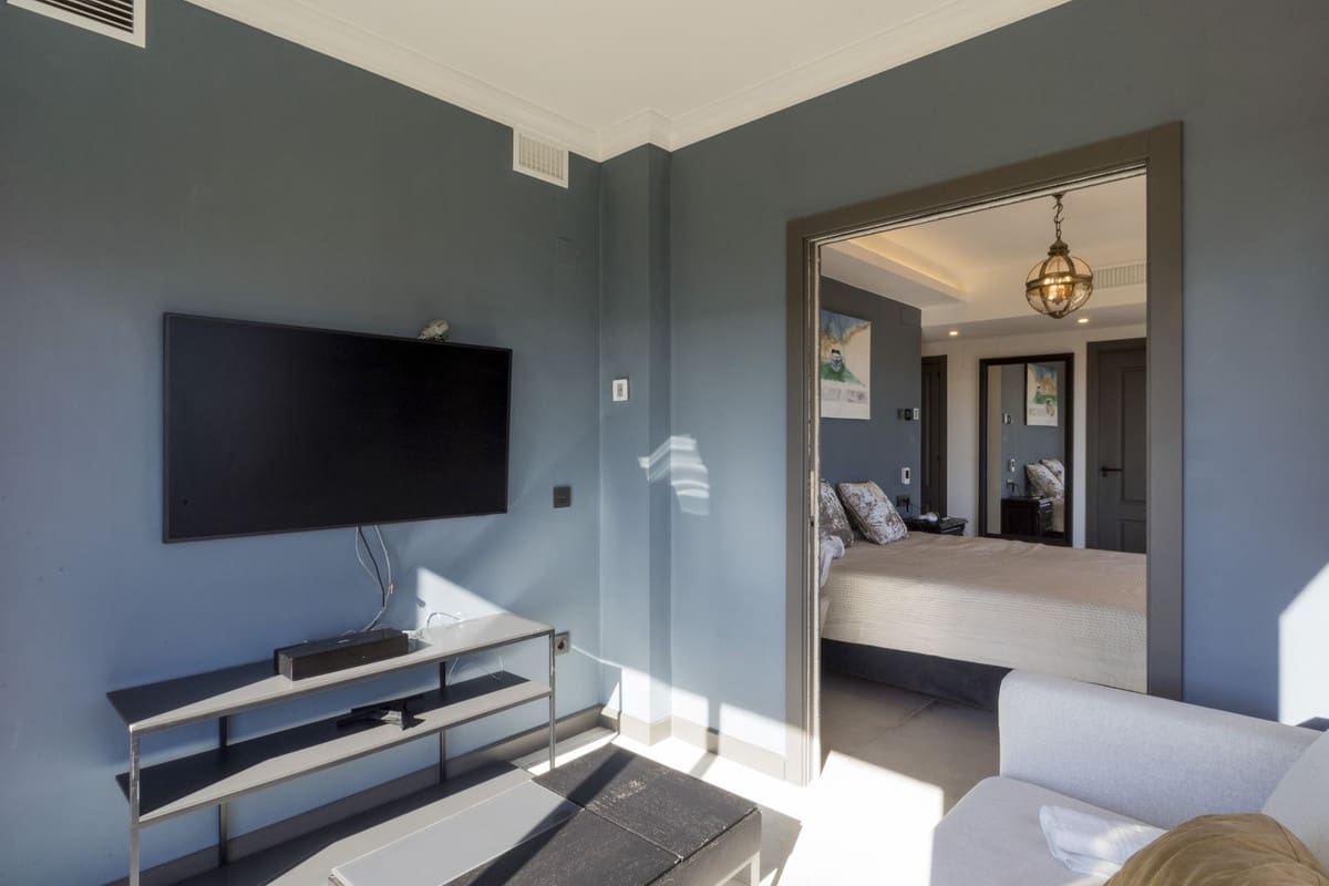 4 soverom Leilighet til salgs i Nueva Andalucia med svømmebasseng garasje - € 1 350 000 (Ref: 9540356)