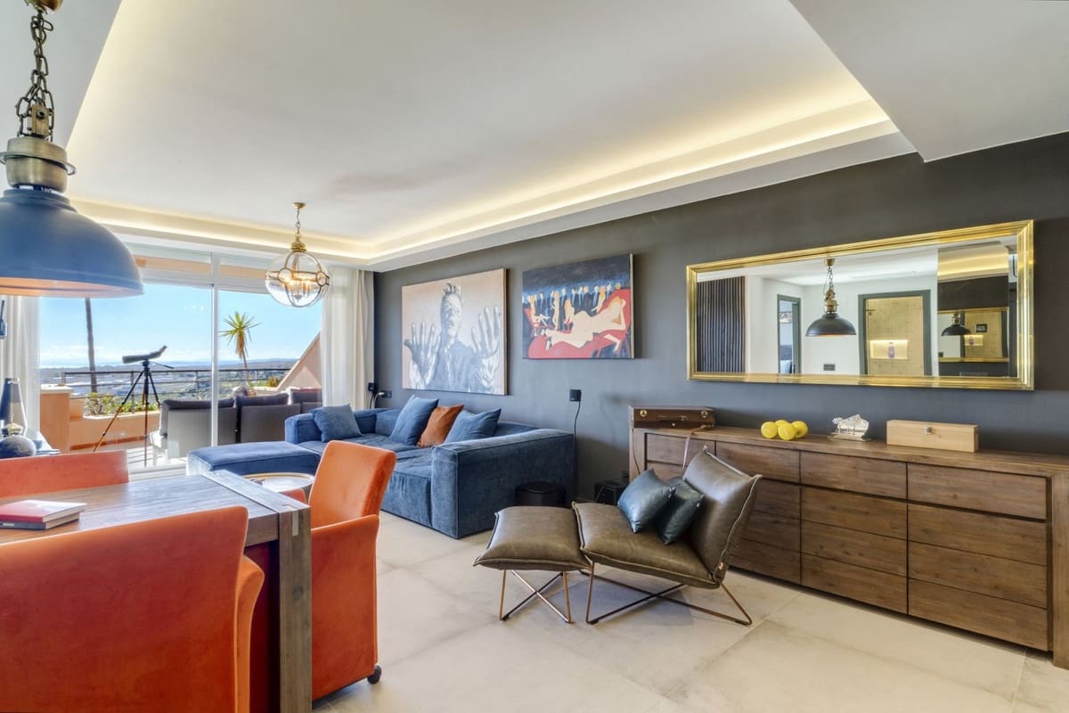 4 soverom Leilighet til salgs i Nueva Andalucia med svømmebasseng garasje - € 1 350 000 (Ref: 9540356)