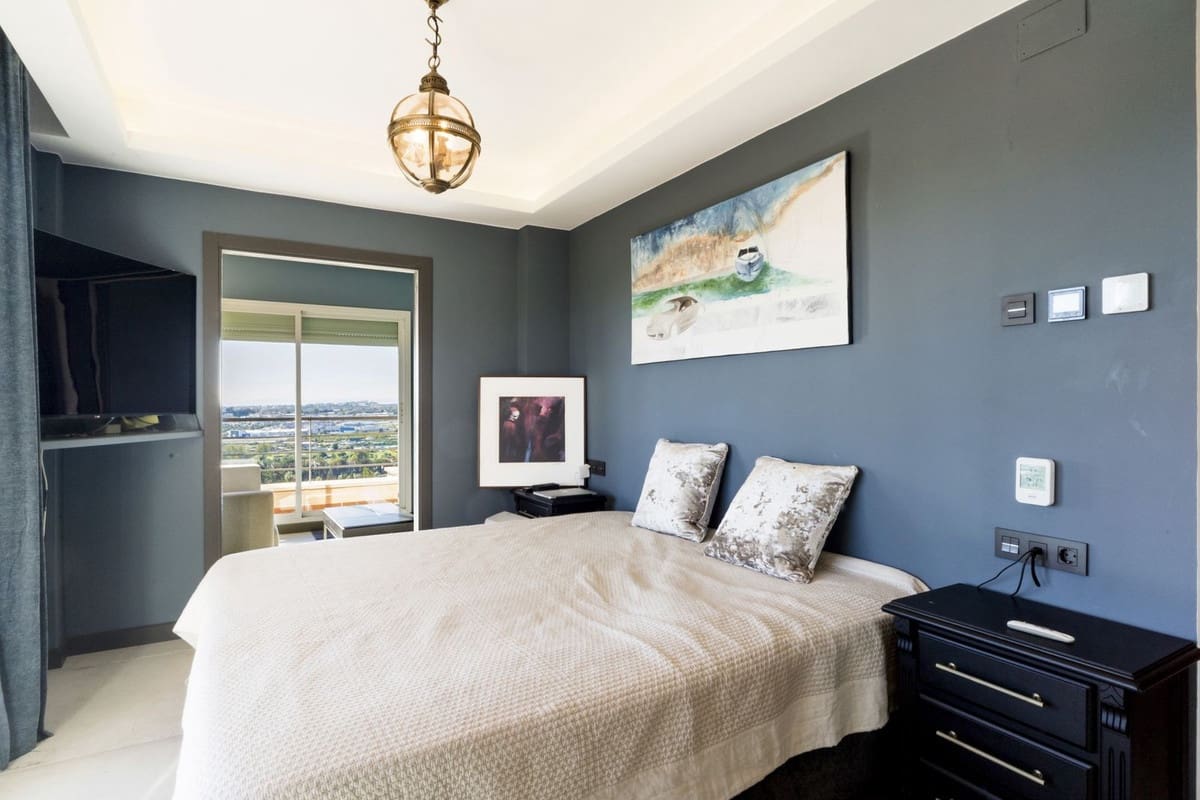 4 soverom Leilighet til salgs i Nueva Andalucia med svømmebasseng garasje - € 1 350 000 (Ref: 9540356)