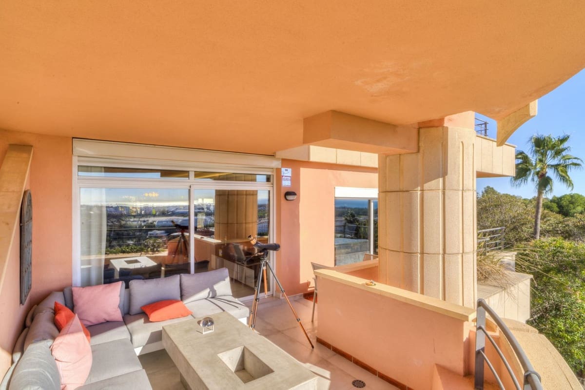 4 soverom Leilighet til salgs i Nueva Andalucia med svømmebasseng garasje - € 1 350 000 (Ref: 9540356)