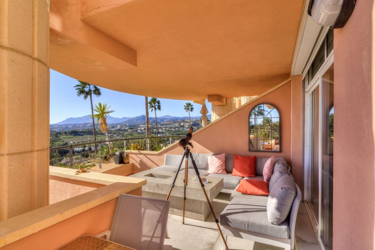 4 soverom Leilighet til salgs i Nueva Andalucia med svømmebasseng garasje - € 1 350 000 (Ref: 9540356)