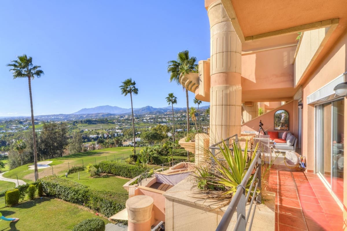 4 soverom Leilighet til salgs i Nueva Andalucia med svømmebasseng garasje - € 1 350 000 (Ref: 9540356)