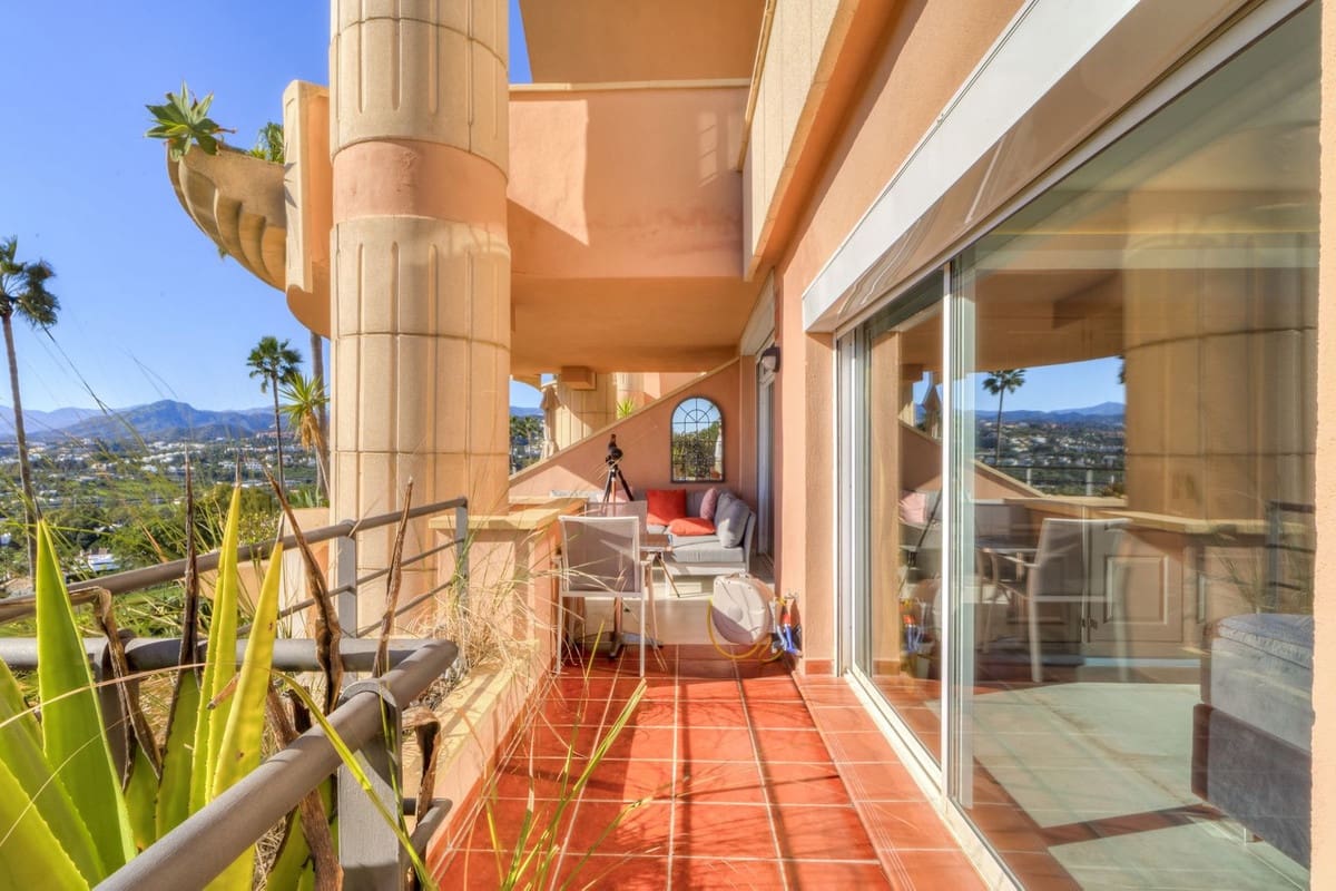 4 soverom Leilighet til salgs i Nueva Andalucia med svømmebasseng garasje - € 1 350 000 (Ref: 9540356)