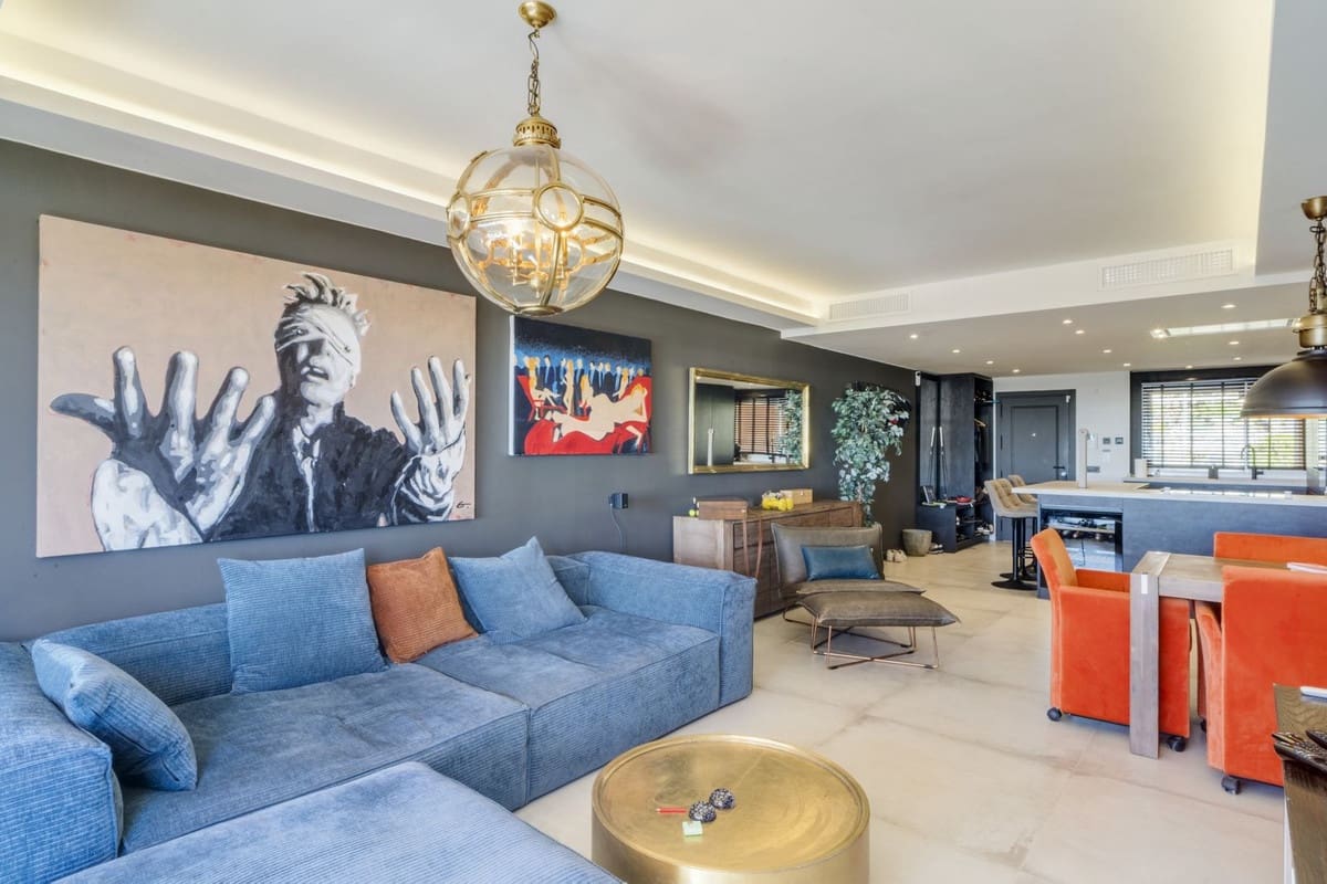 4 soverom Leilighet til salgs i Nueva Andalucia med svømmebasseng garasje - € 1 350 000 (Ref: 9540356)