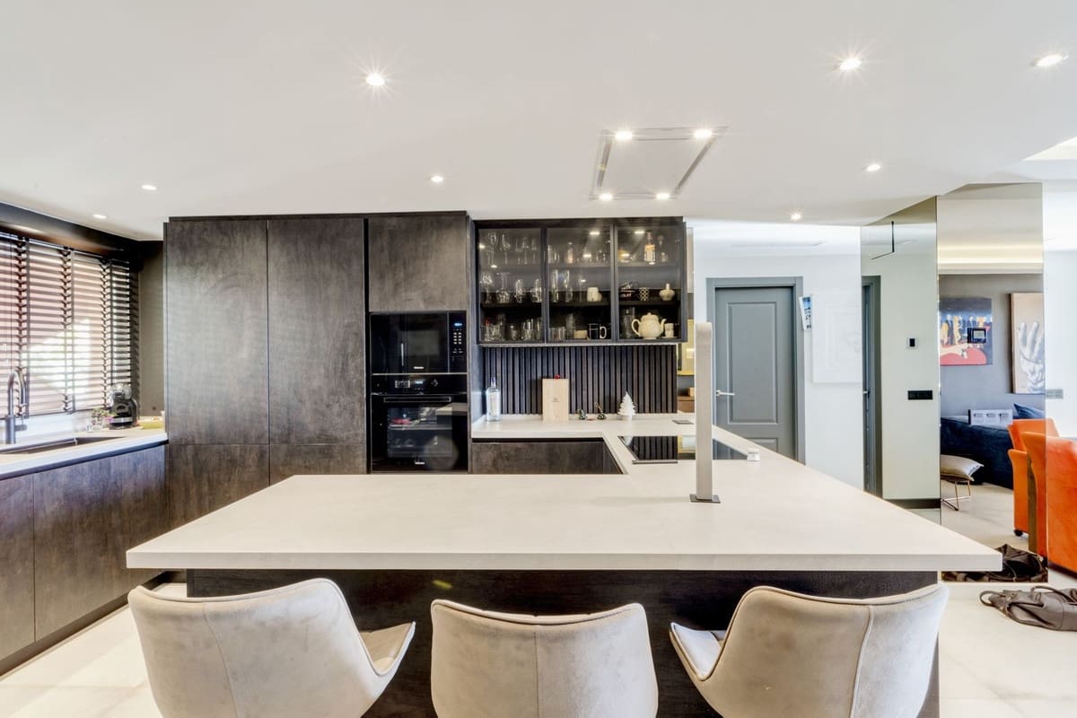 4 soverom Leilighet til salgs i Nueva Andalucia med svømmebasseng garasje - € 1 350 000 (Ref: 9540356)