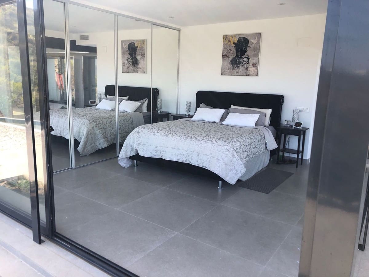 4 slaapkamer Villa te koop in La Cala Golf met zwembad garage - € 1.350.000 (Ref: 9540362)