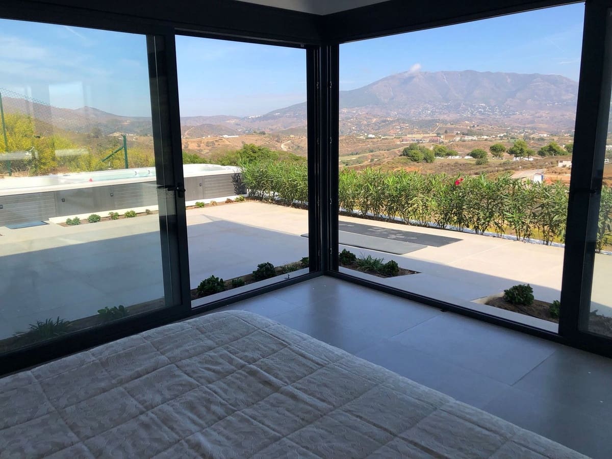 4 slaapkamer Villa te koop in La Cala Golf met zwembad garage - € 1.350.000 (Ref: 9540362)