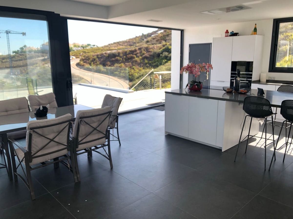 4 slaapkamer Villa te koop in La Cala Golf met zwembad garage - € 1.350.000 (Ref: 9540362)