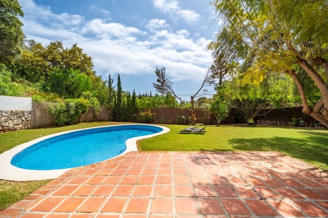 4 camera da letto Villa in vendita in El Rosario, Marbella con piscina - 1.350.000 € (Rif: 9540363)
