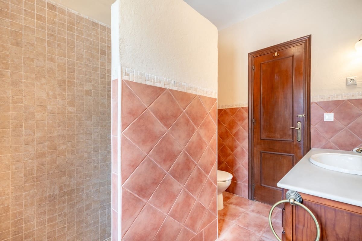 4 sypialnia Willa na sprzedaż w El Rosario z basenem - 1 290 000 € (Ref: 9540363)